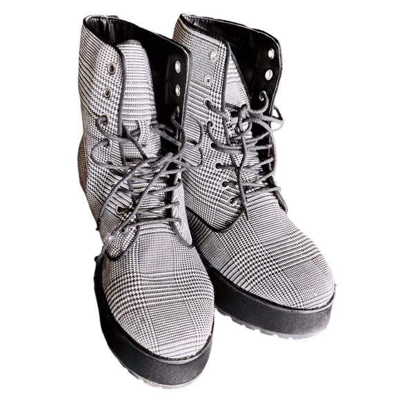 Vintage Plaid Platform Lace-Up Boots | Size 8 | Y2K Patchwork Style - Picture 13 of 14